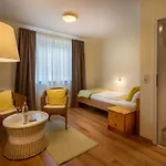 Haus Biederstaedt & Livjana Hotel 3*