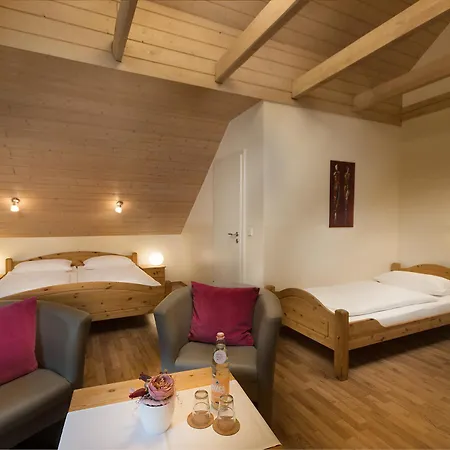 Haus Biederstaedt & Livjana فندق 3*